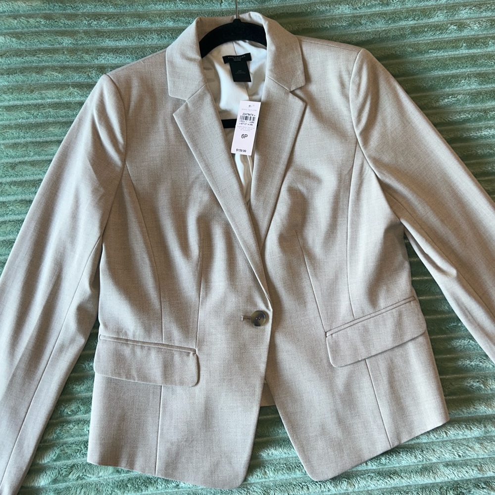 NWT Ann Taylor Light Tan Suit (6P jacket and 4 pants) - Picture 3 of 5